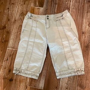Free people capris size 6 cement grey